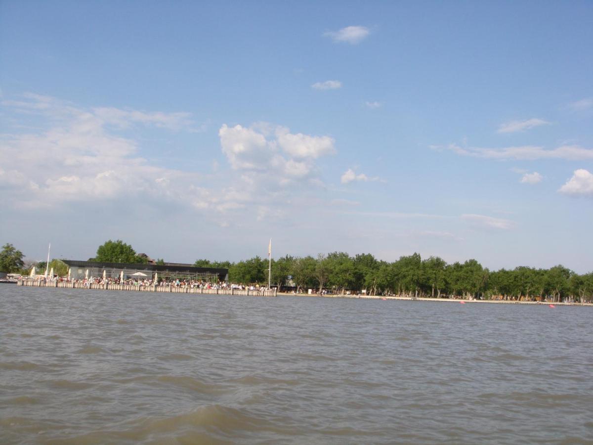 Haus Am See Neusiedl am See Exteriör bild